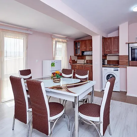 боряна Apartman Pomorie